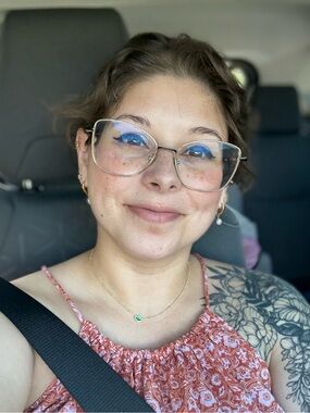 Meet your Posher, Esther
